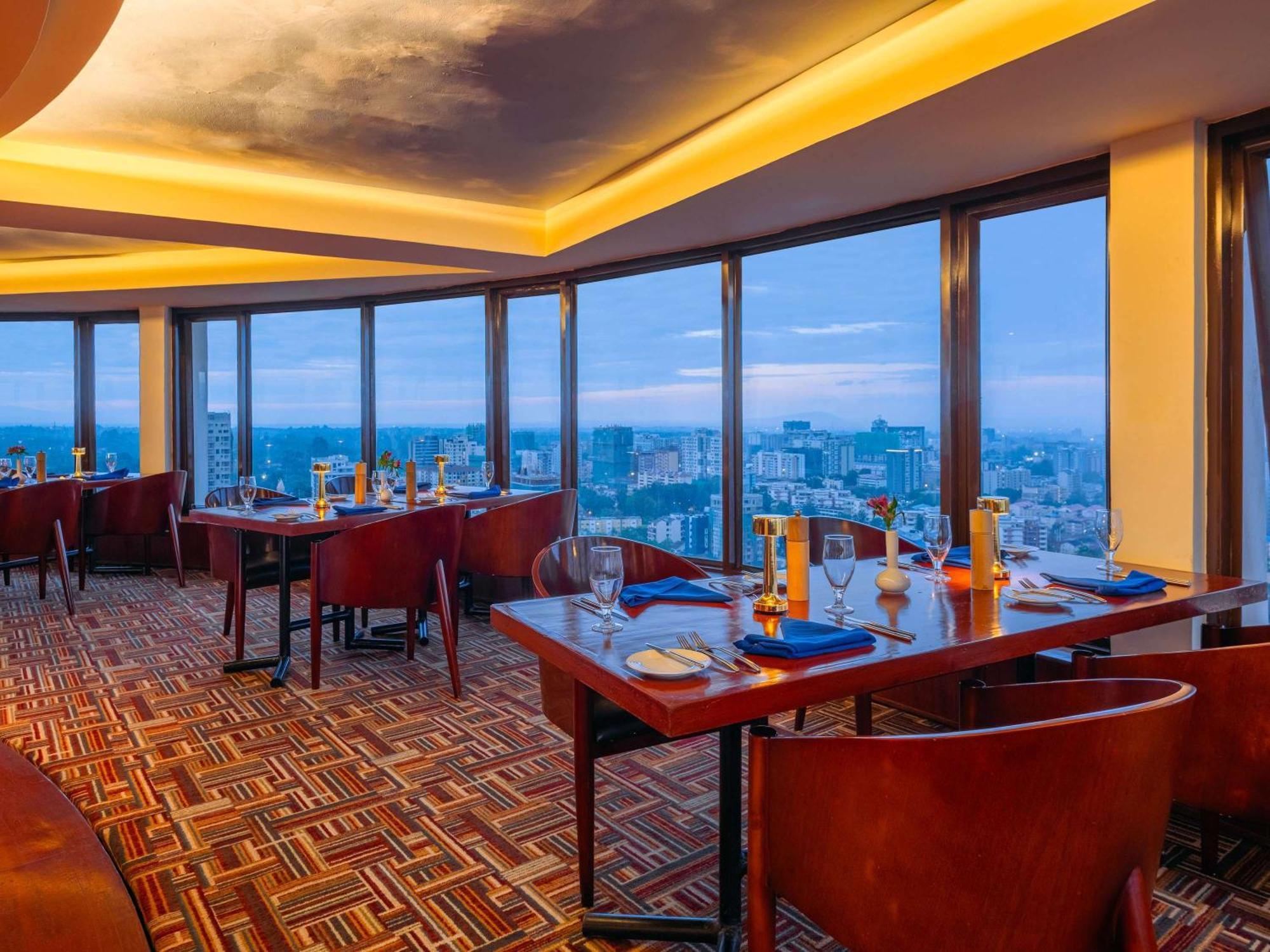 Moevenpick Hotel & Residences Найробі Екстер'єр фото
