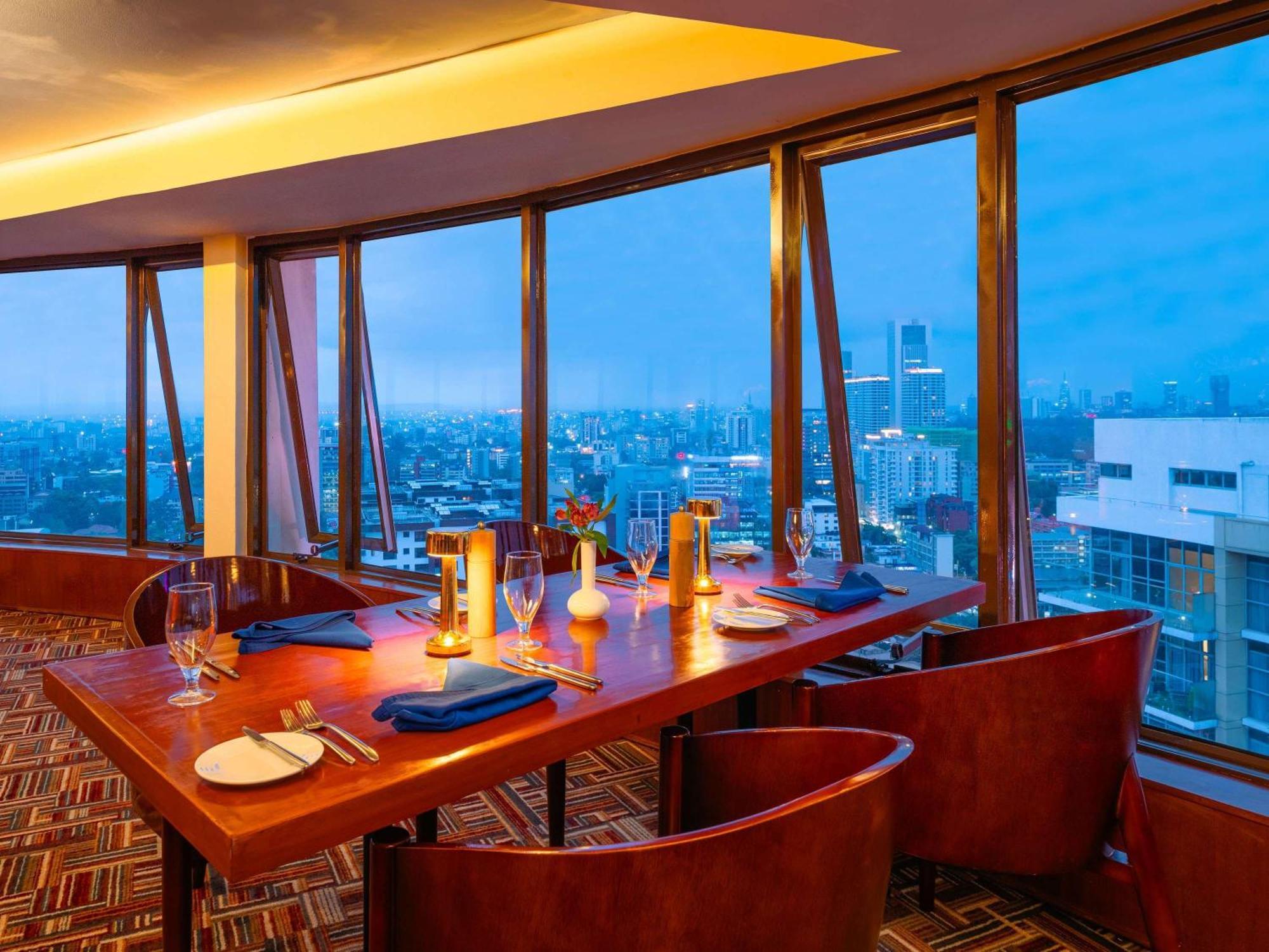 Moevenpick Hotel & Residences Найробі Екстер'єр фото
