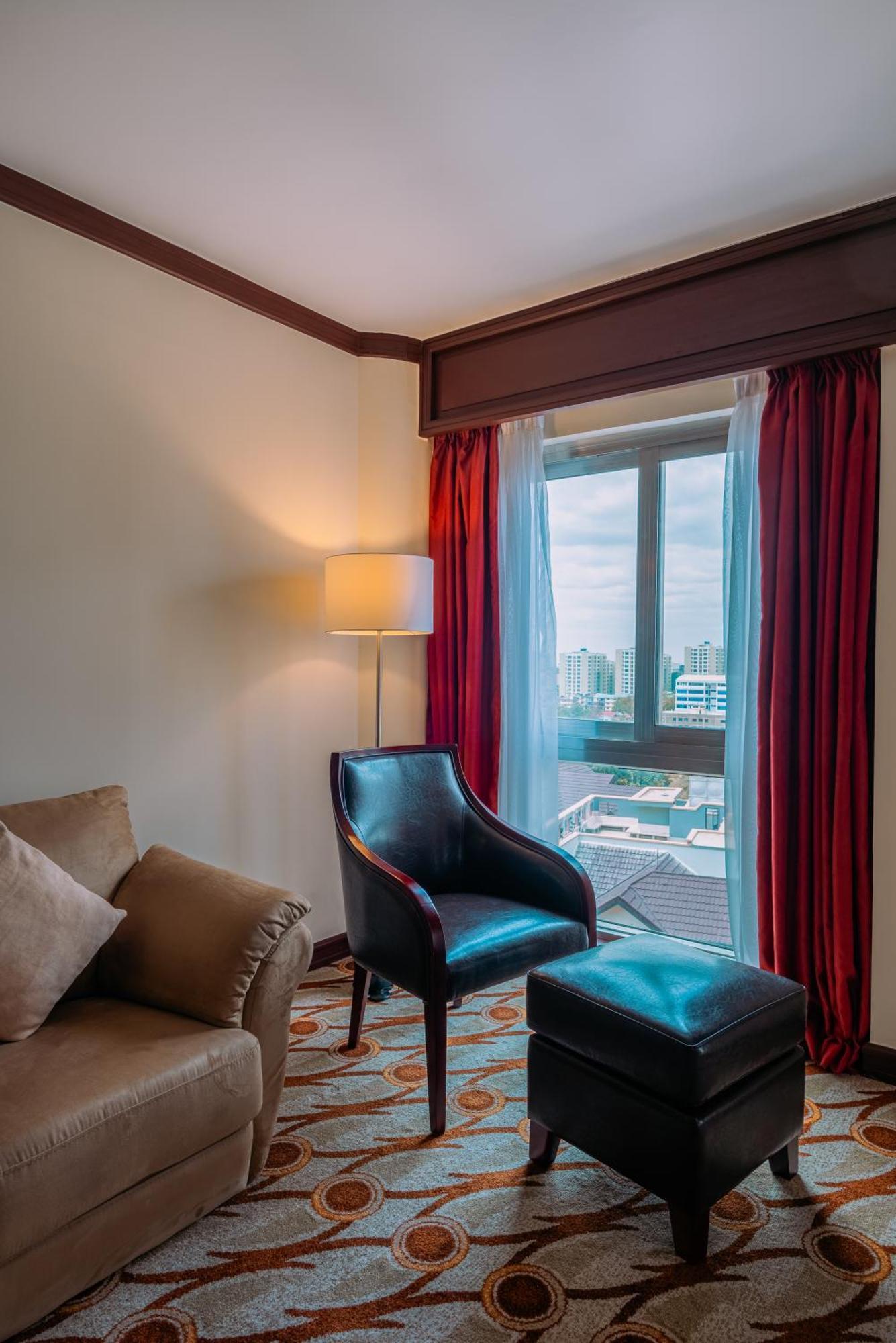 Moevenpick Hotel & Residences Найробі Екстер'єр фото